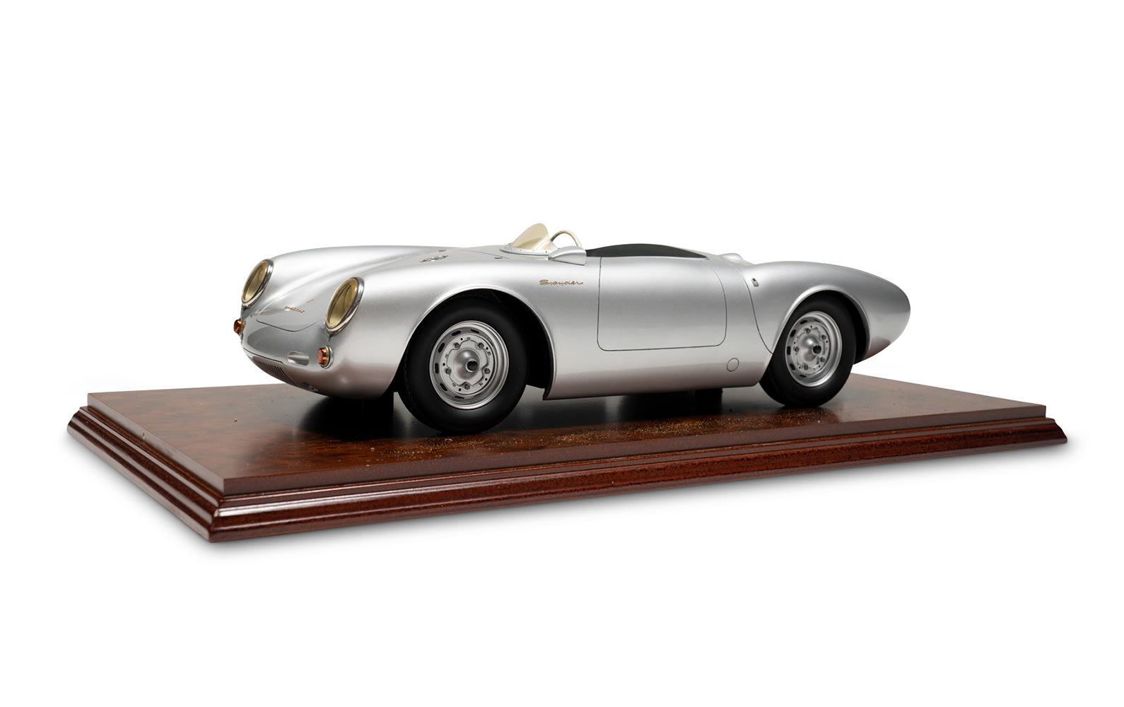 Amazon.com: Maisto 1:18 Scale Porsche 550A Spyder Diecast